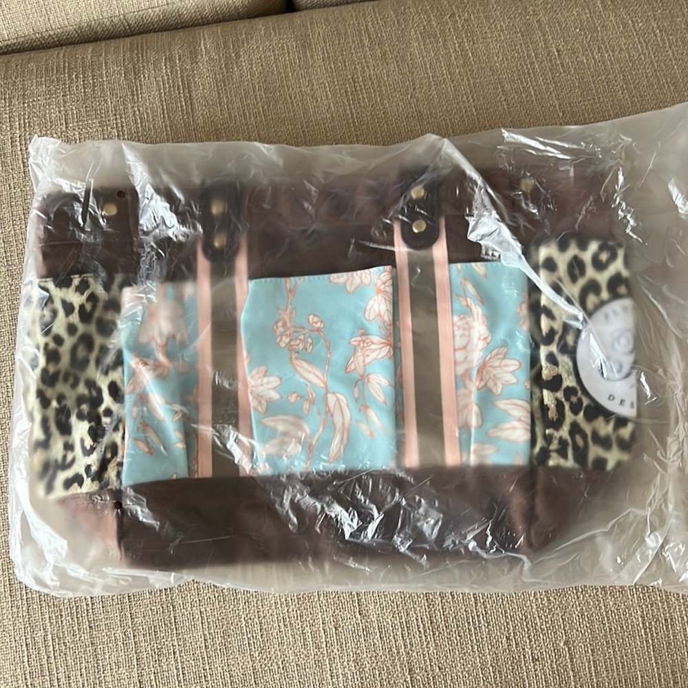 Plunder designs stylist incentive tote